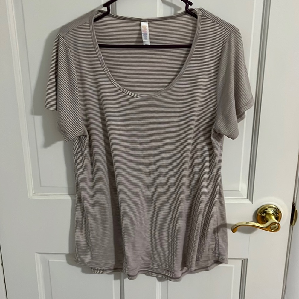 LuLaRoe tshirt. Tan. Size Medium.